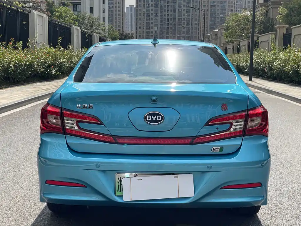 BYD Qin NEV 2016 — фото 4