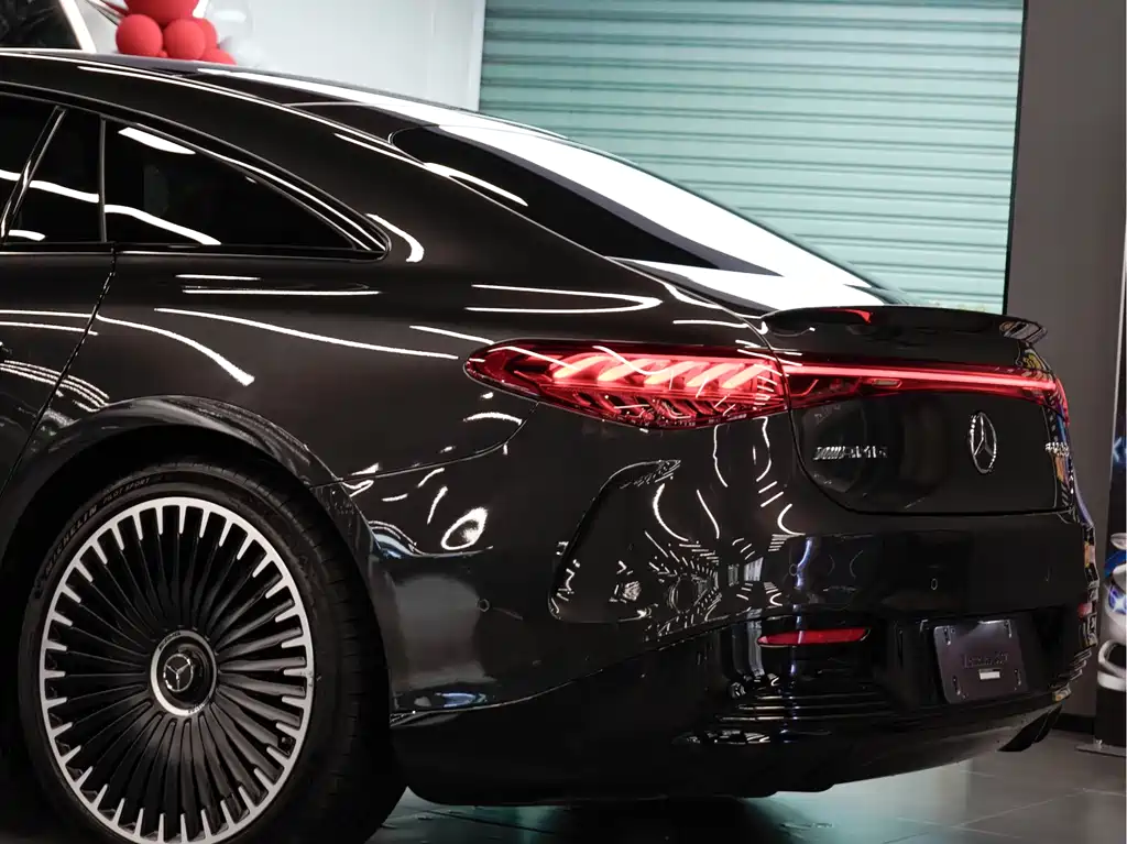 Mercedes-Benz EQS AMG 2025 — фото 7