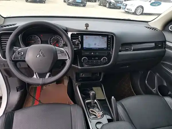 Mitsubishi Outlander 2017