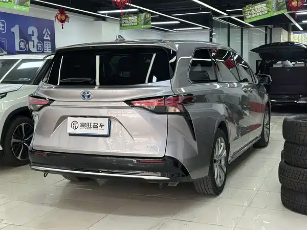 Toyota Sienna 2023