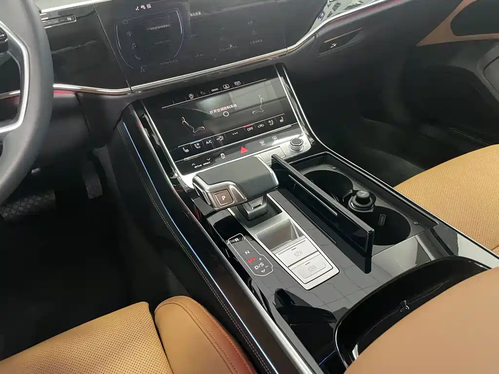 Audi A8 2025 — фото 12
