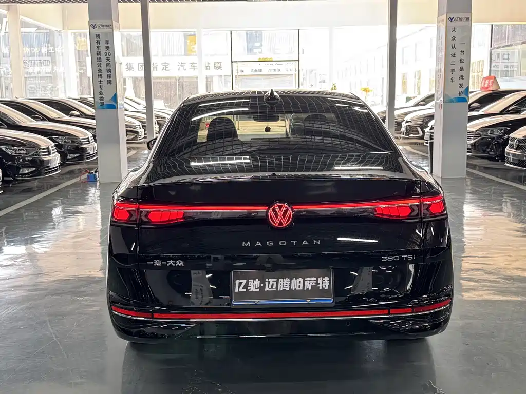 Volkswagen Magotan 2024