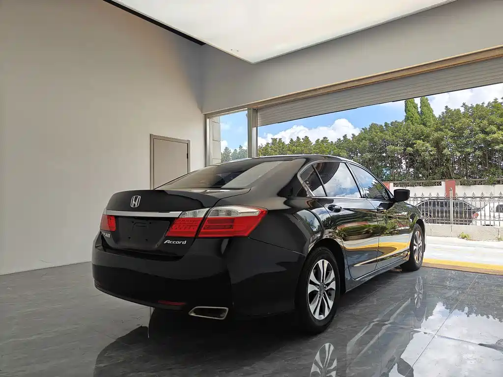 Honda Accord 2015 — фото 6