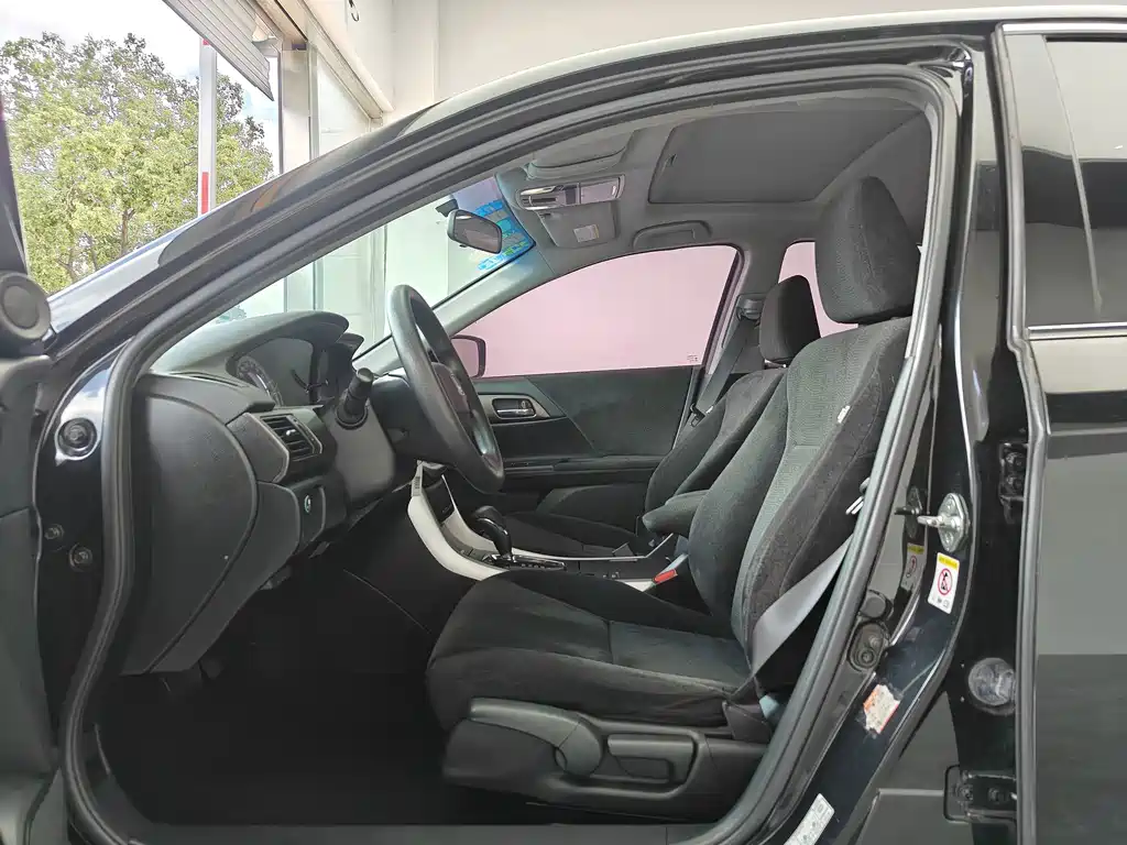 Honda Accord 2015 — фото 8