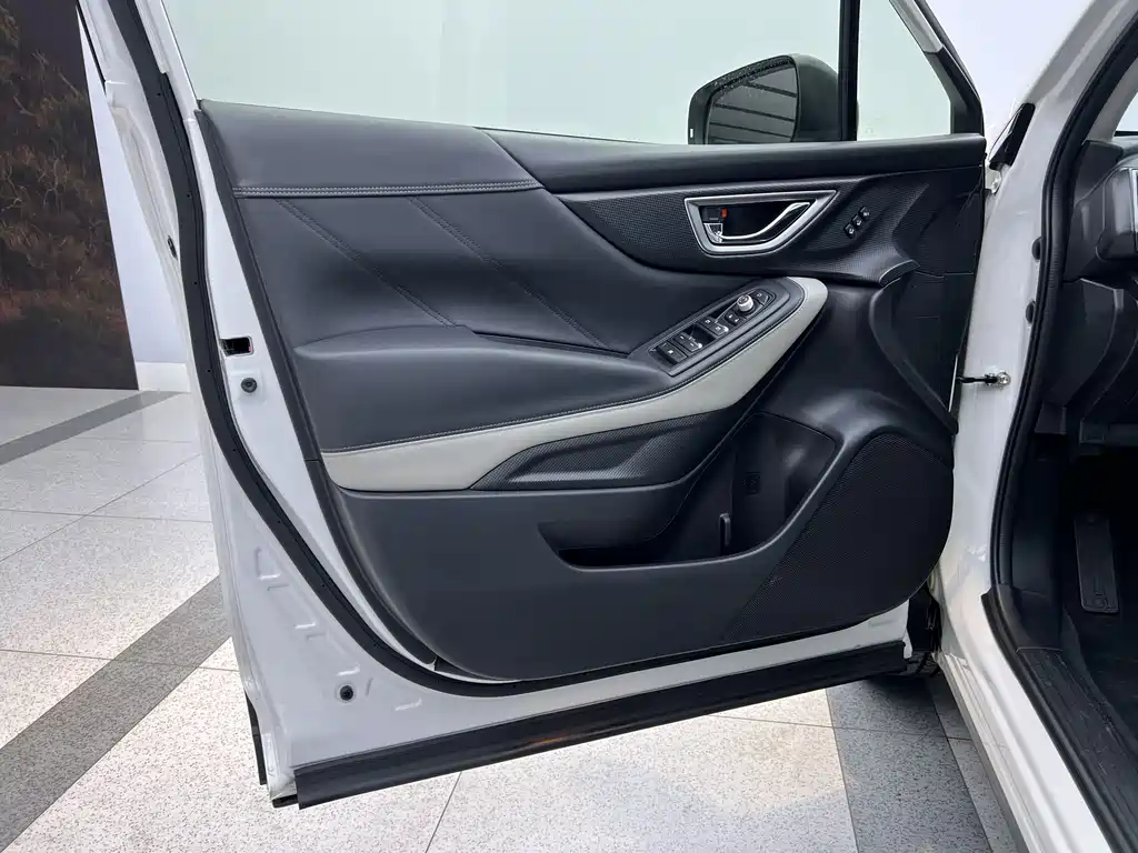 Subaru Forester 2022 — фото 13
