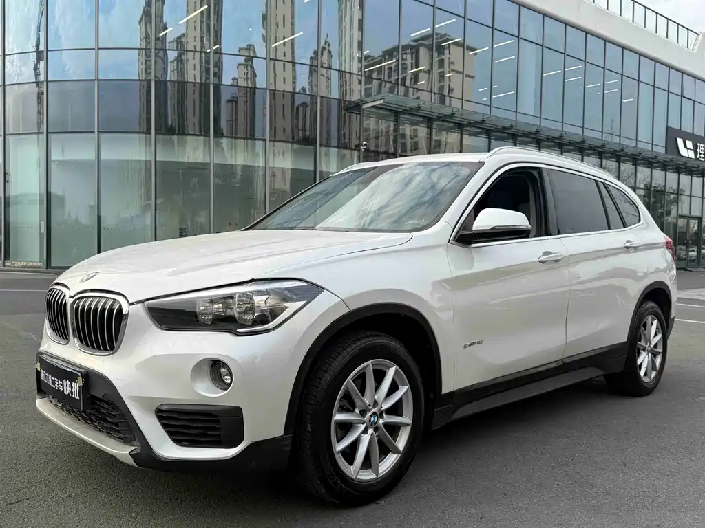 BMW X1 2018 — фото 1