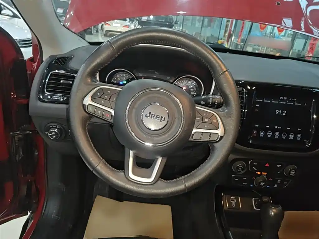 Jeep Compass 2020 — фото 11
