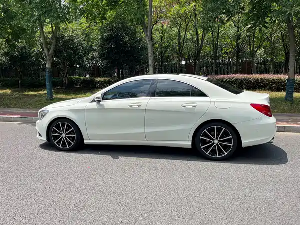 Mercedes-Benz CLA 2015