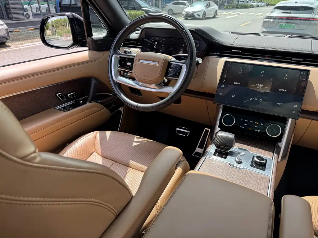 Land Rover Range Rover 2023 — фото 13