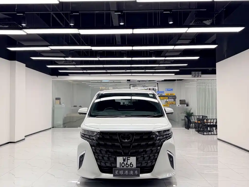 Toyota Alphard 2025 — фото 2
