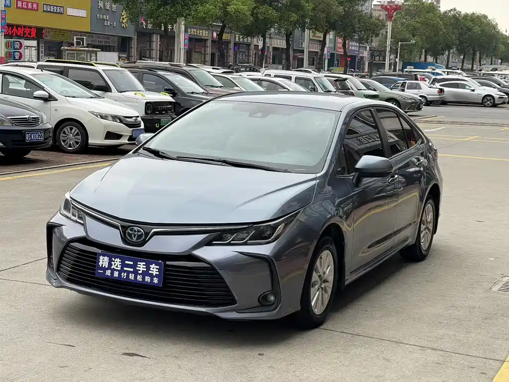 Toyota Corolla 2020 — фото 1