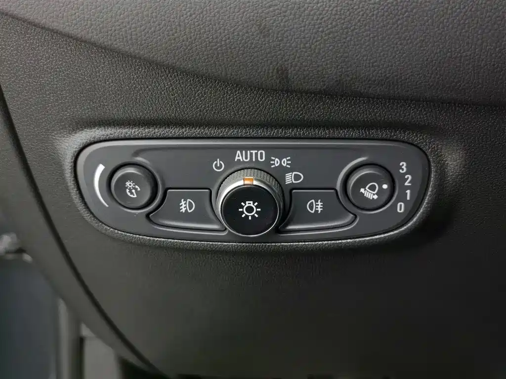 Chevrolet Equinox 2019 — фото 21