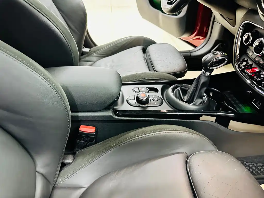 MINI Clubman 2018 — фото 29