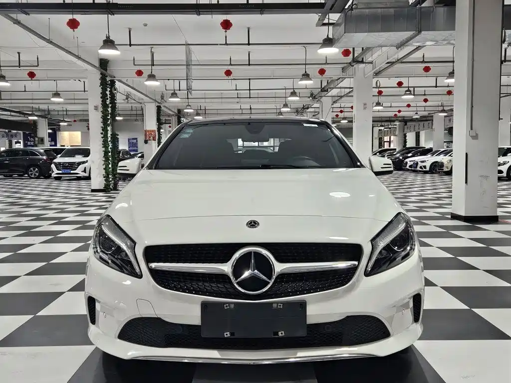 Mercedes-Benz A-Class 2017 — фото 8