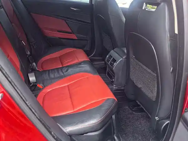 Jaguar XE 2015