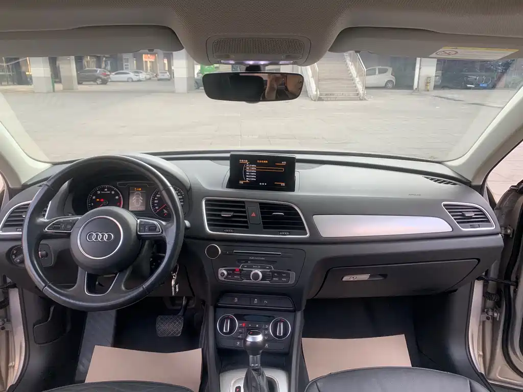 Audi Q3 2017 — фото 23