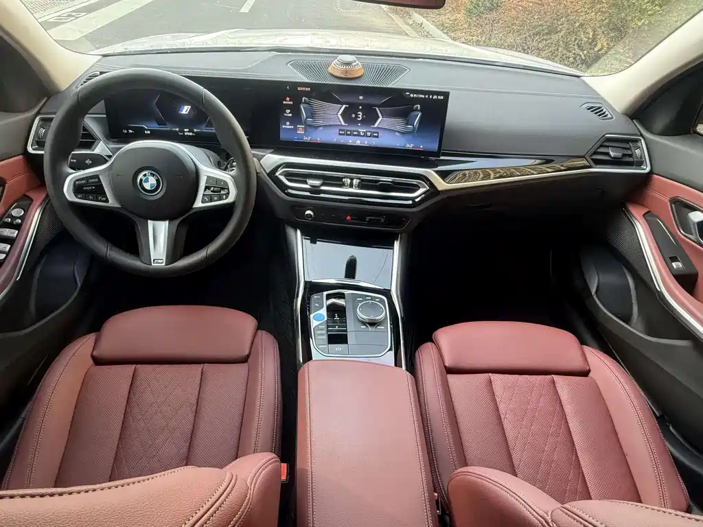 BMW i3 2024 — фото 8