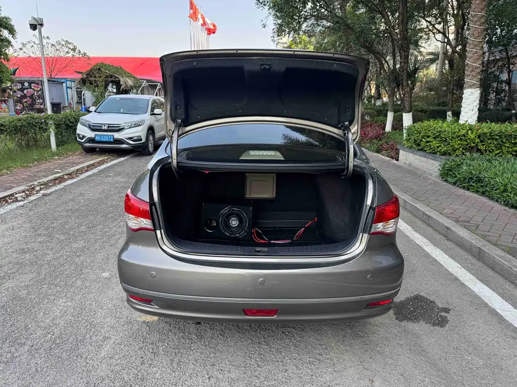 Nissan Sylphy 2018 — фото 21