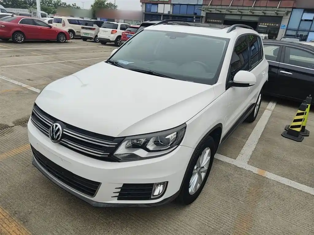 Volkswagen Tiguan 2018 — фото 1