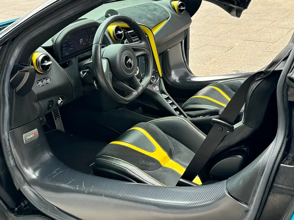 McLaren 720S 2020 — фото 14