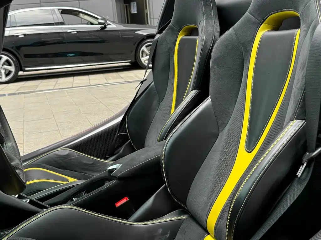 McLaren 720S 2020 — фото 16