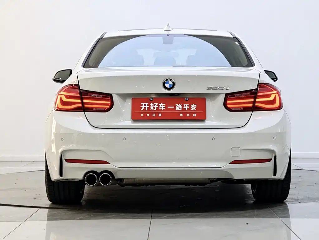 BMW 3 Series 2018 — фото 16