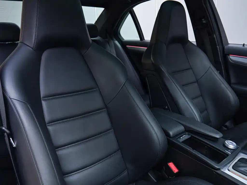 Mercedes-Benz C-Class AMG 2011 — фото 16