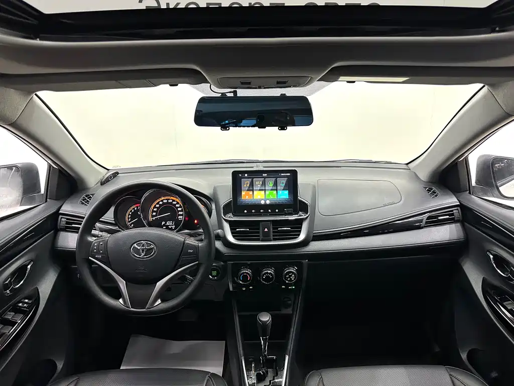 Toyota Yaris L 2022 — фото 13
