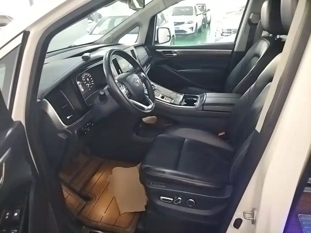 GAC Motor Trumpchi M8 2021 — фото 15