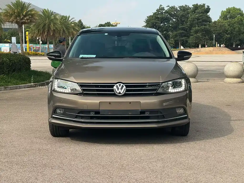 Volkswagen Sagitar 2017