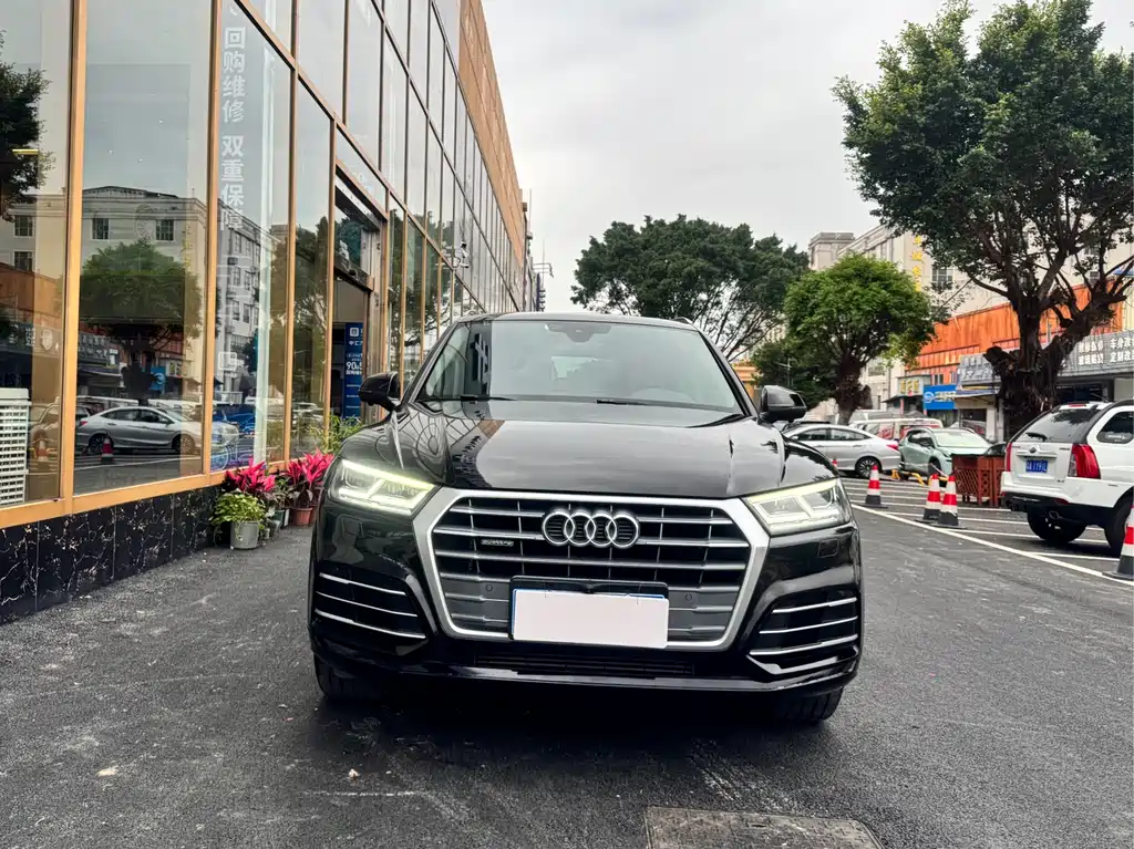 Audi Q5L 2018 — фото 2