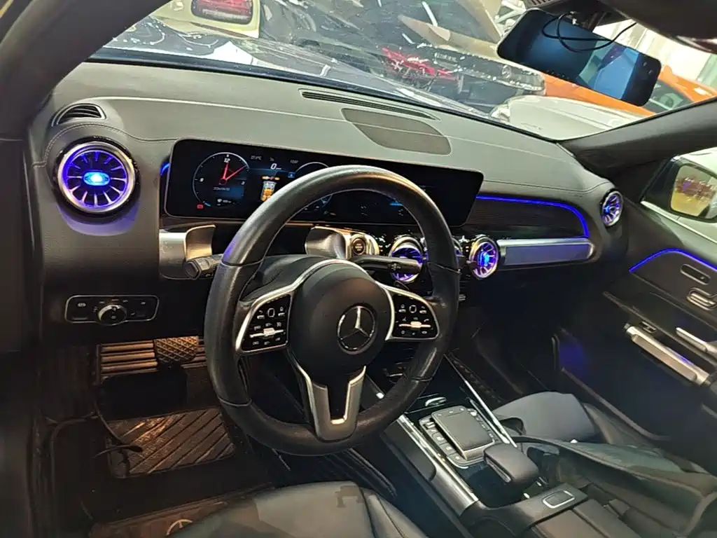 Mercedes-Benz GLB 2021