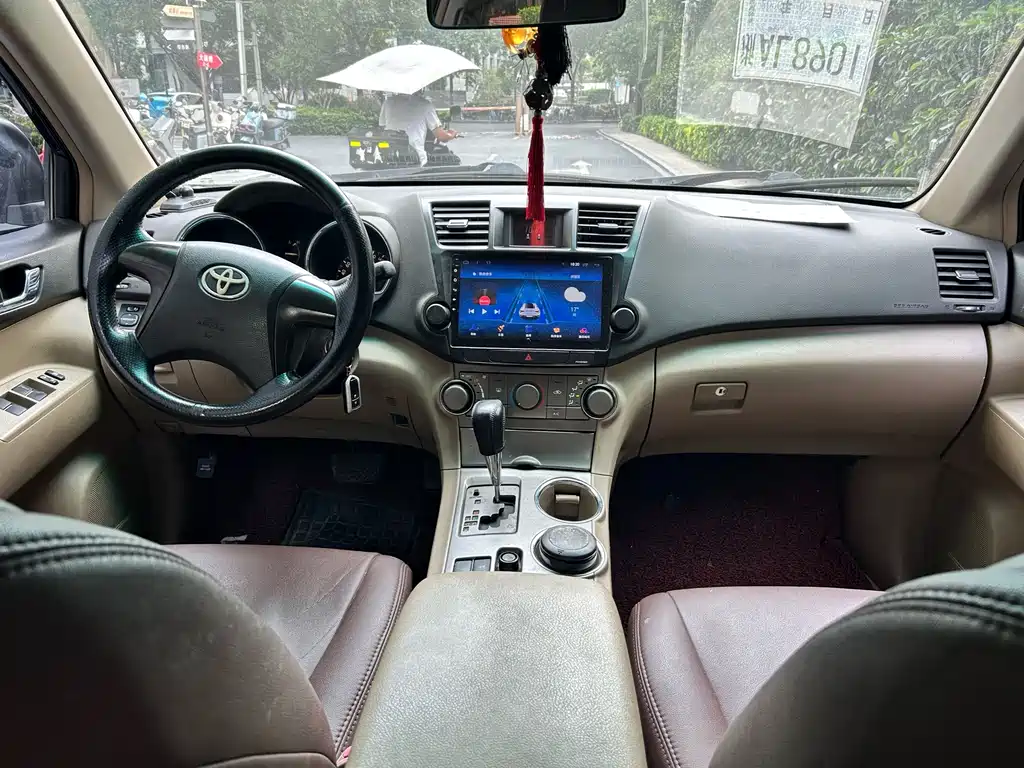 Toyota Highlander 2012 — фото 13