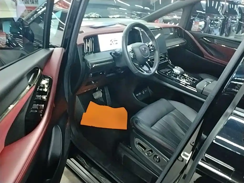 GAC Motor Trumpchi M8 2023 — фото 16