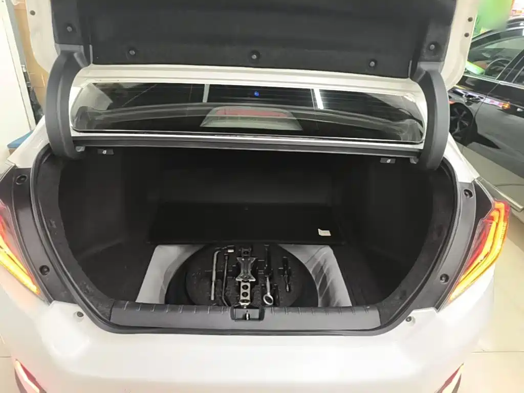 Honda Civic 2021 — фото 19