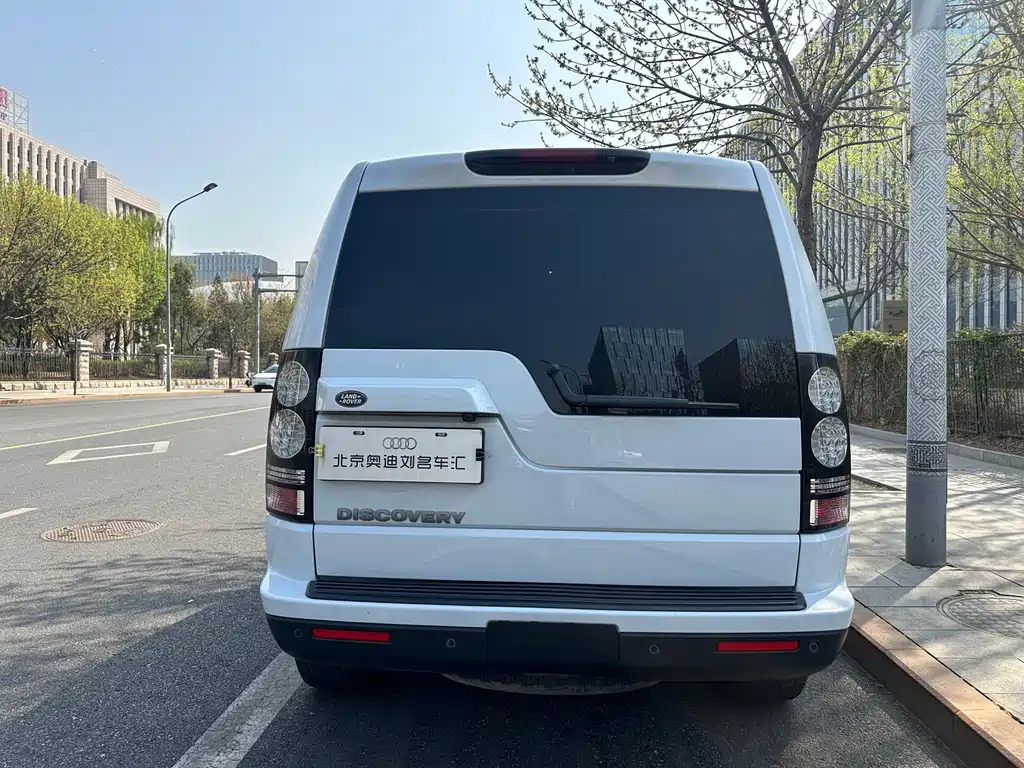 Land Rover Discovery 2017 — фото 15