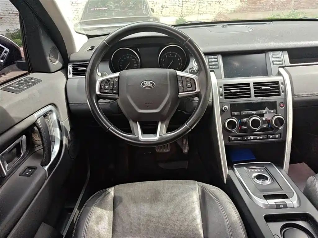 Land Rover Discovery Sport 2017 — фото 3
