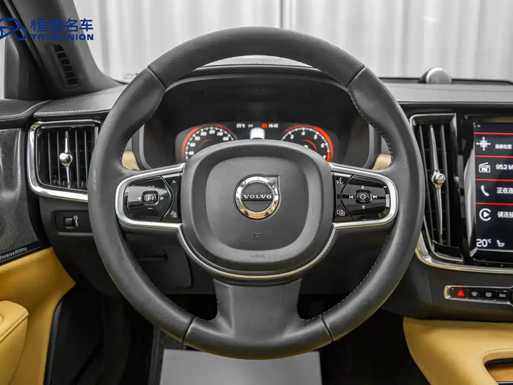 Volvo S90 2018 — фото 20