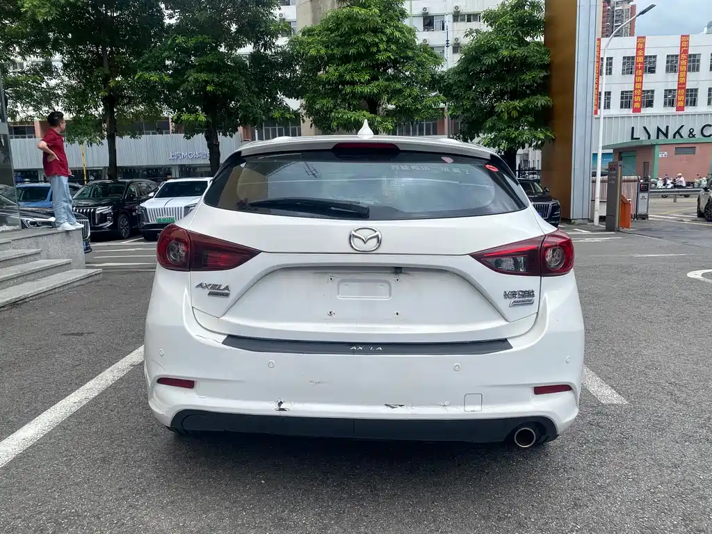 Mazda 3 Axela 2017 — фото 6