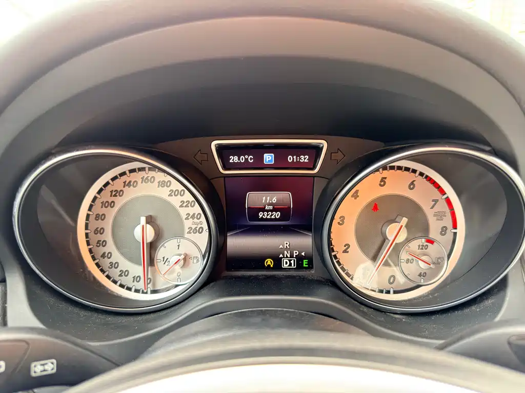 Mercedes-Benz GLA 2015 — фото 18