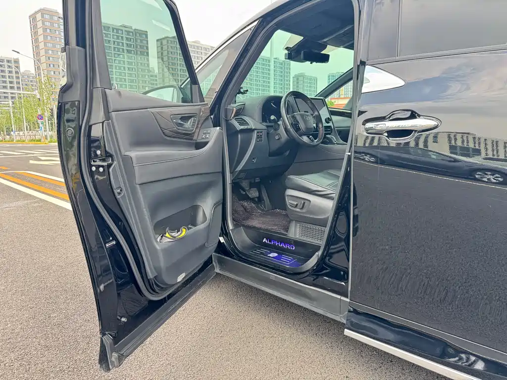 Toyota Alphard 2024 — фото 9