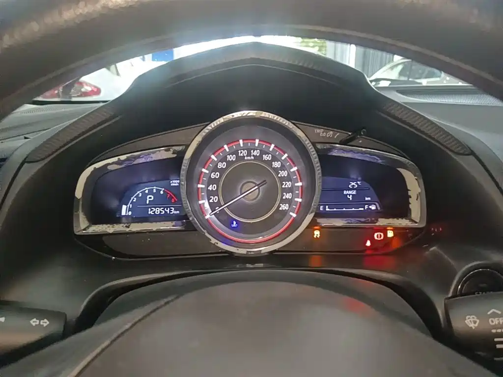 Mazda 3 Axela 2015 — фото 12
