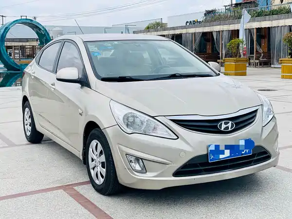 Hyundai Accent 2013