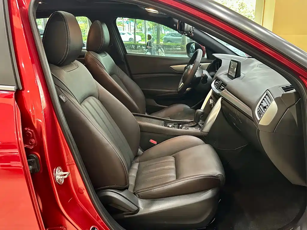 Mazda CX-4 2016 — фото 10