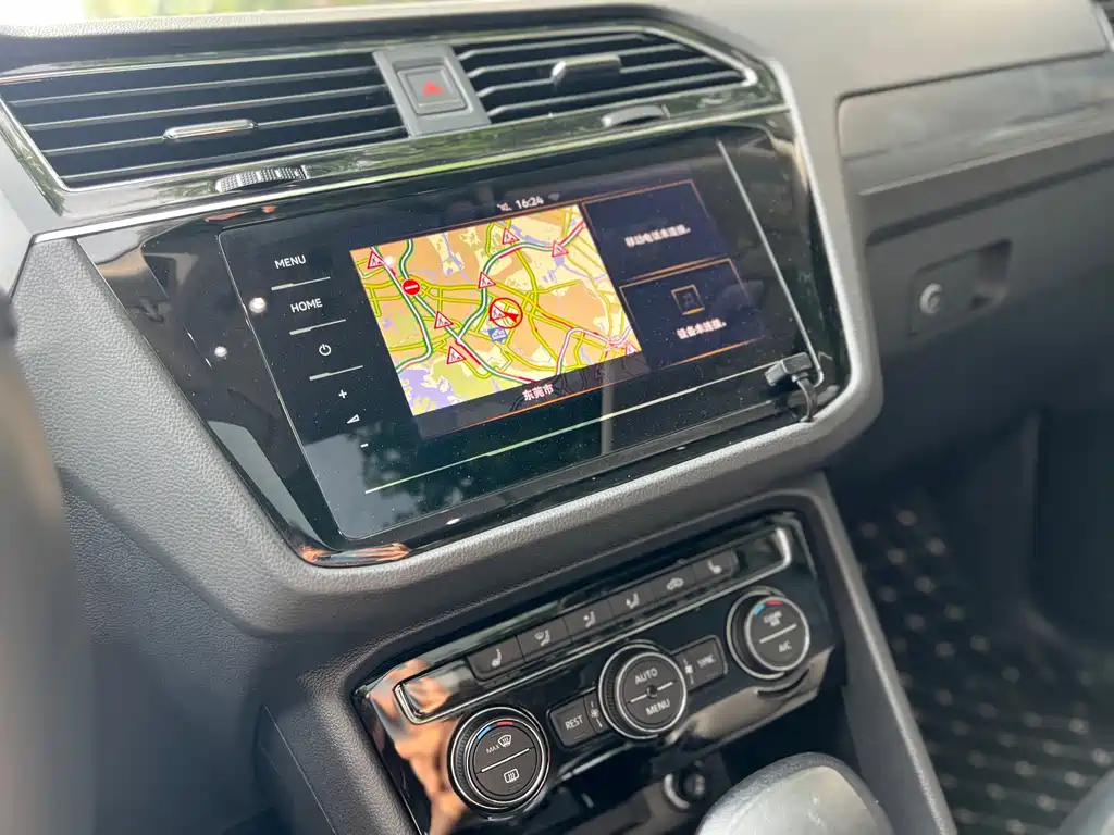 Volkswagen Tiguan L 2021 — фото 10