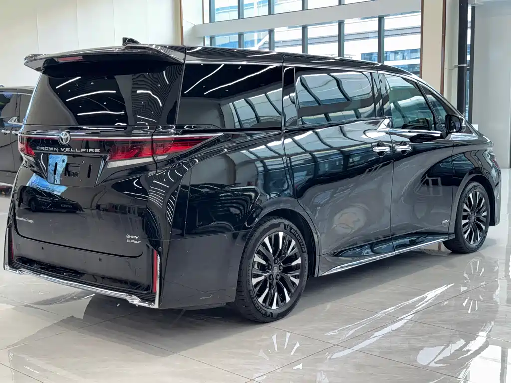 Toyota Vellfire 2024 — фото 12