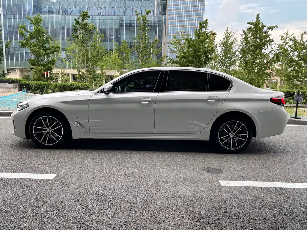 BMW 5 Series 2024