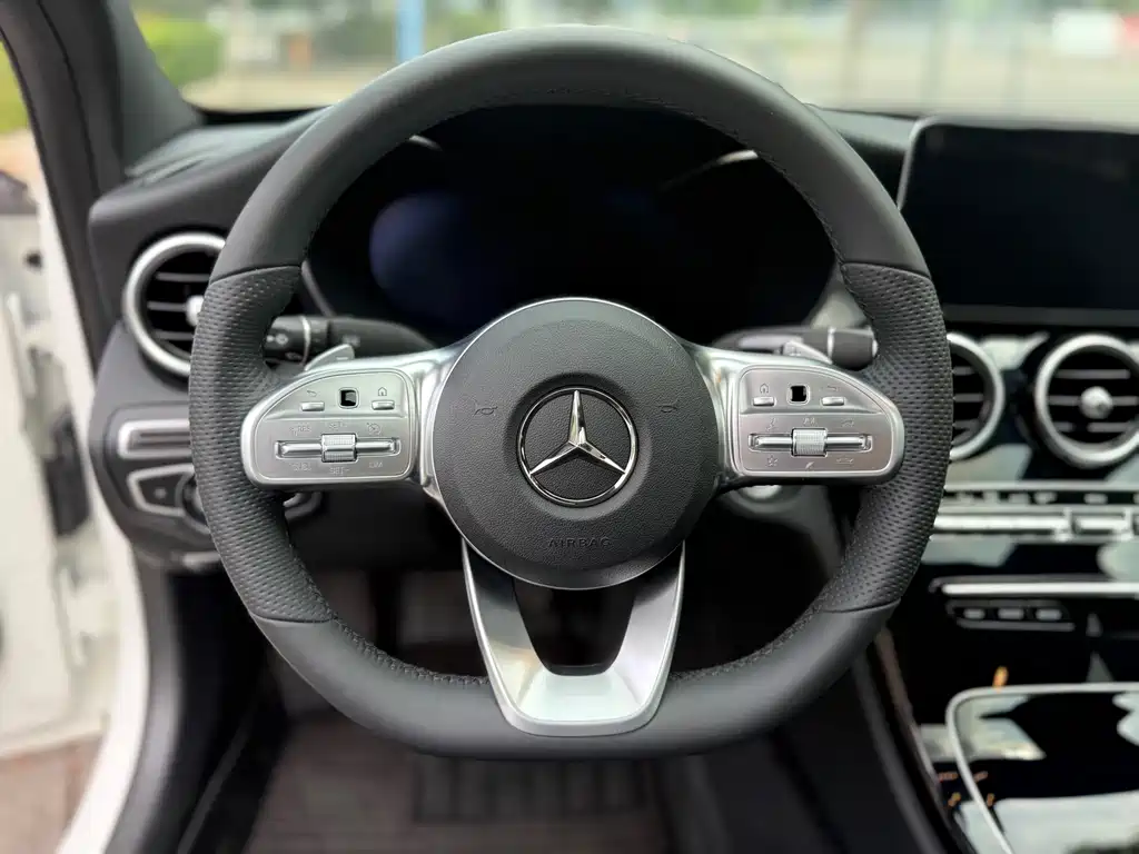 Mercedes-Benz C-Class 2020 — фото 17