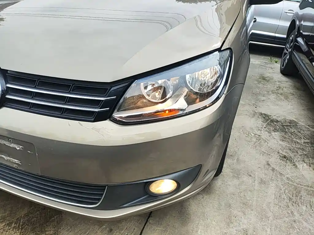 Volkswagen Touran 2015 — фото 18
