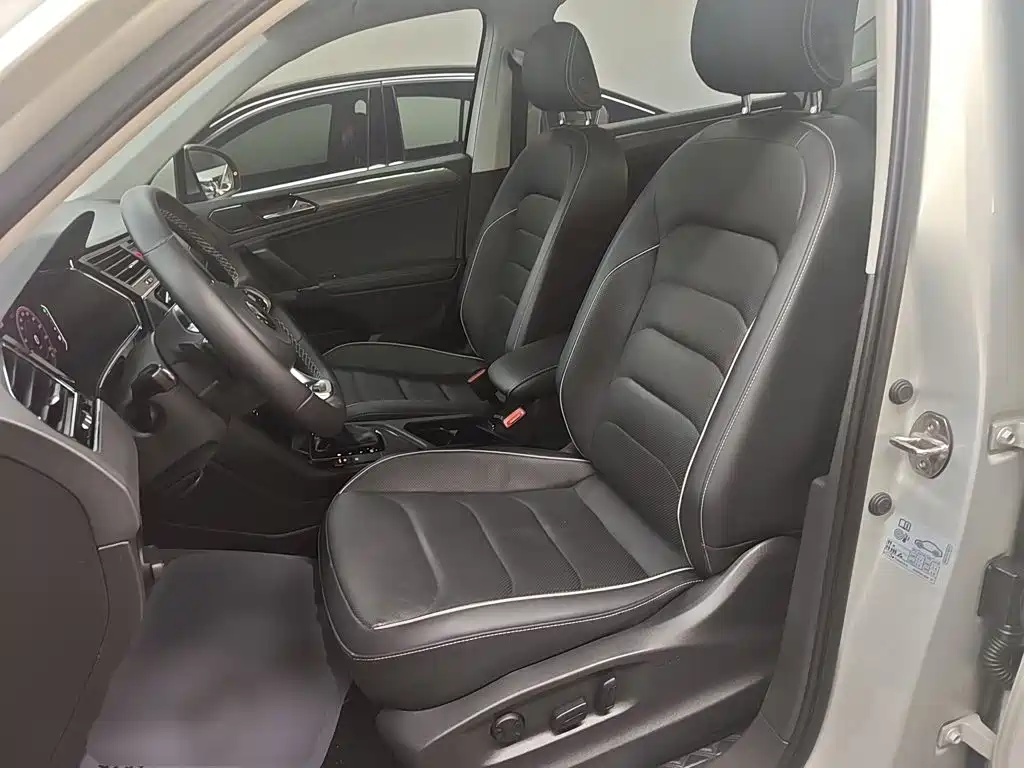 Volkswagen Tiguan L 2021 — фото 11